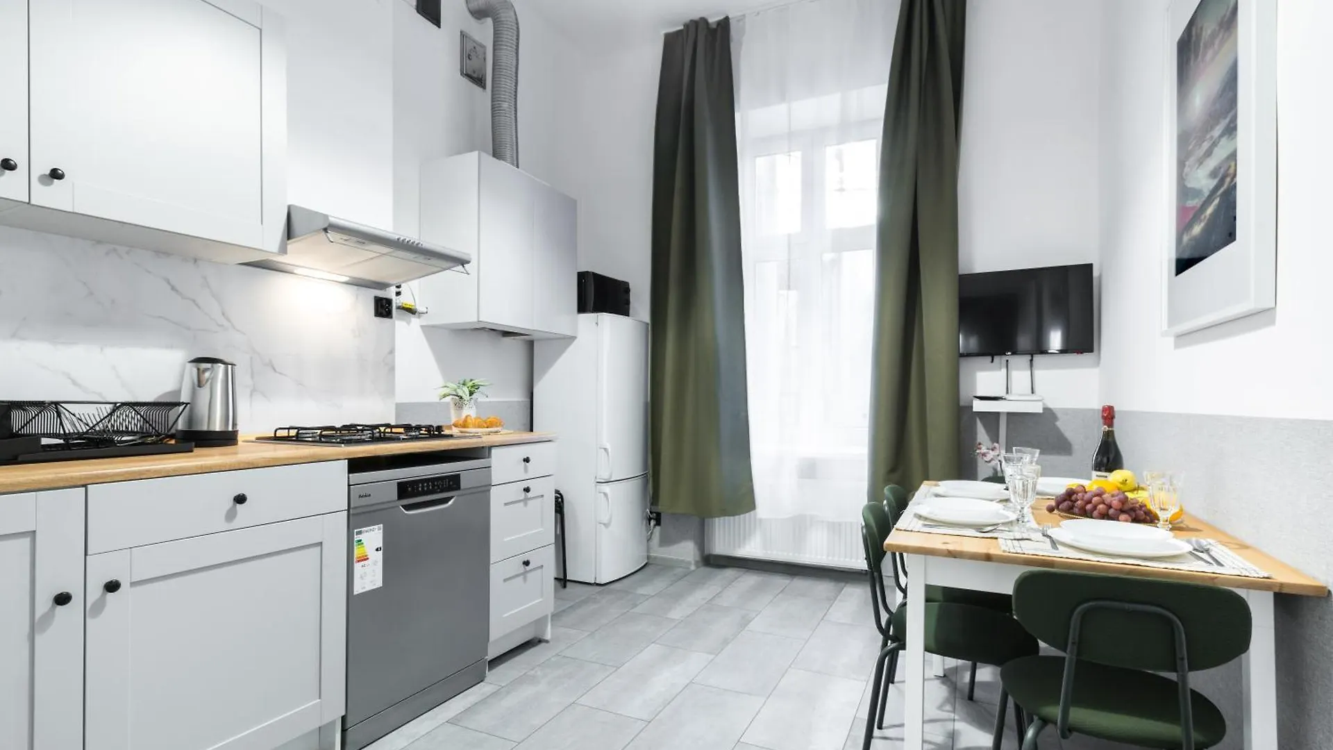 Friendhouse Apartments Avenue Krakow 0*,  Poland