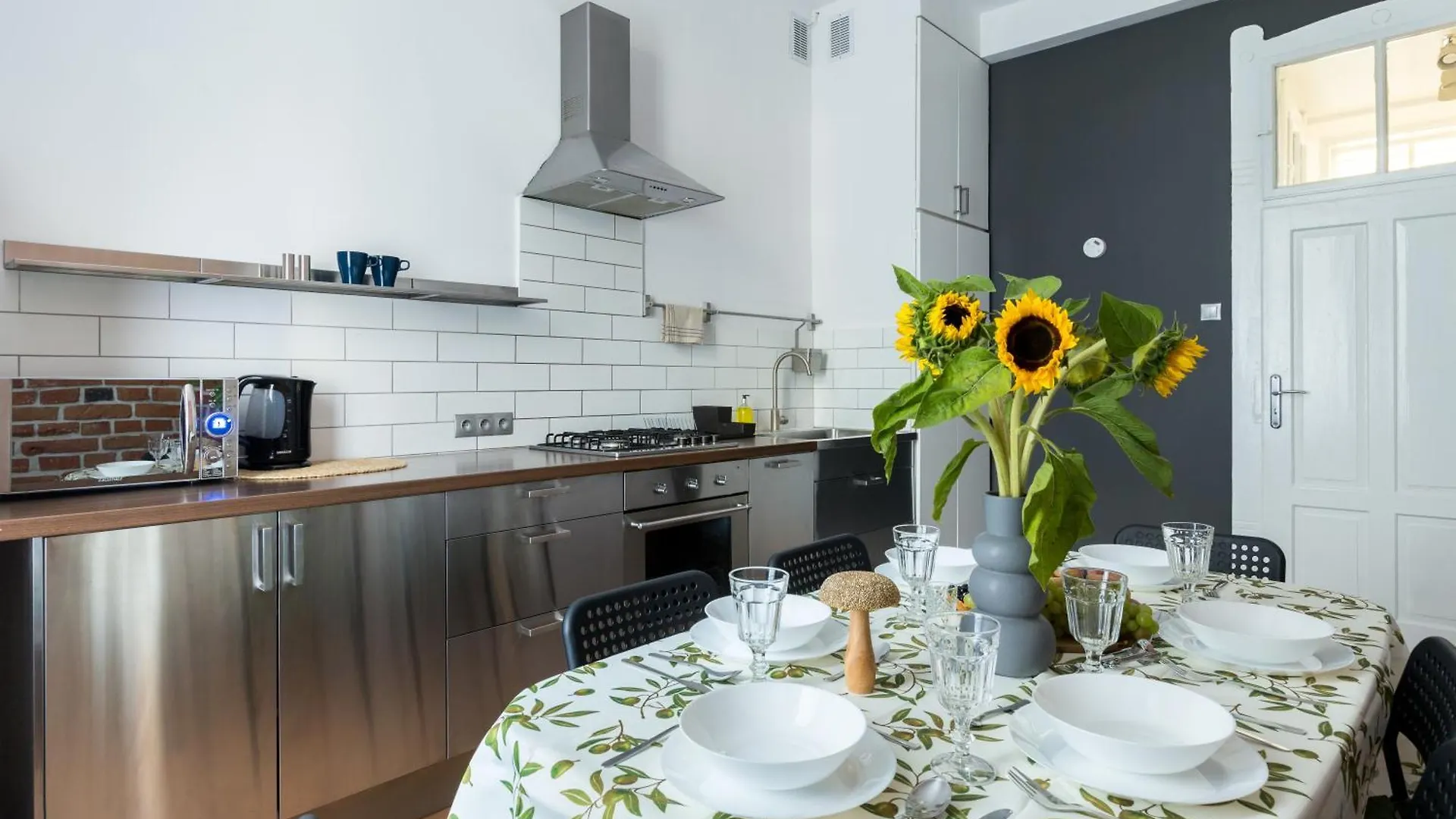 Friendhouse Apartments Avenue Krakow 0*,  Poland